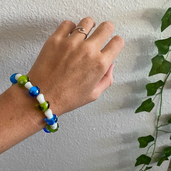 green and blue glass mushroom bracelet! - Picture 1 of 2